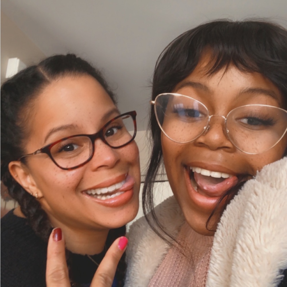 Meet your Posher, Mae & Nicole
